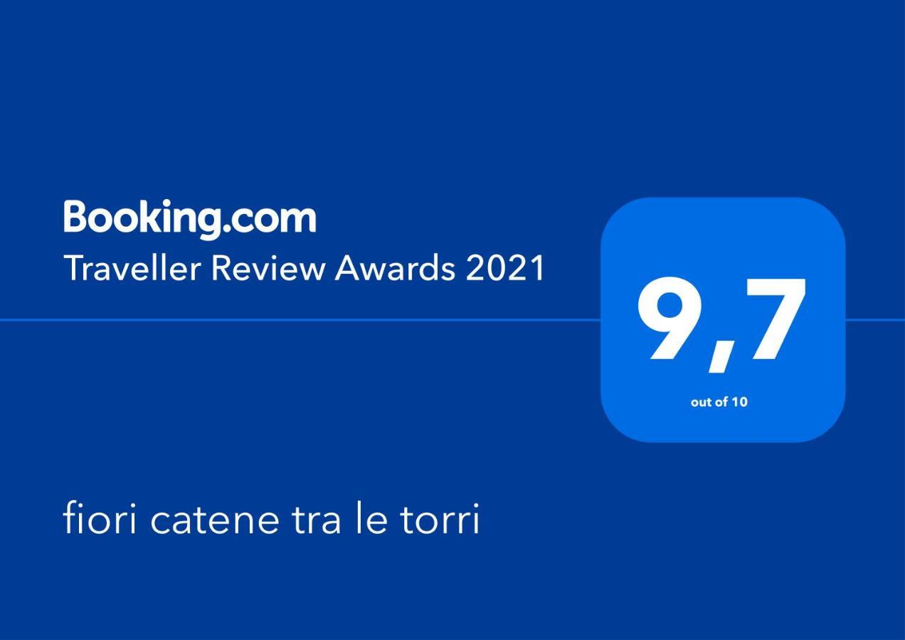 Fiori Catene Tra Le Torri Conversano Luaran gambar