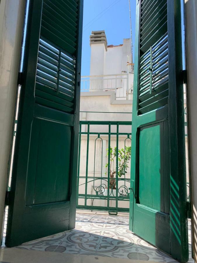 Fiori Catene Tra Le Torri Conversano Luaran gambar