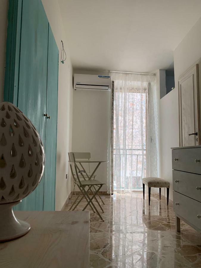 Fiori Catene Tra Le Torri Conversano Luaran gambar