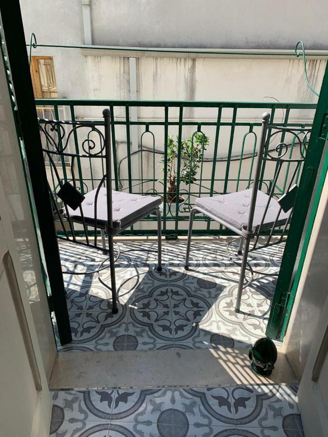 Fiori Catene Tra Le Torri Conversano Luaran gambar
