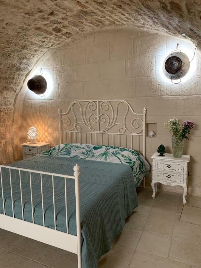 Fiori Catene Tra Le Torri Conversano Luaran gambar